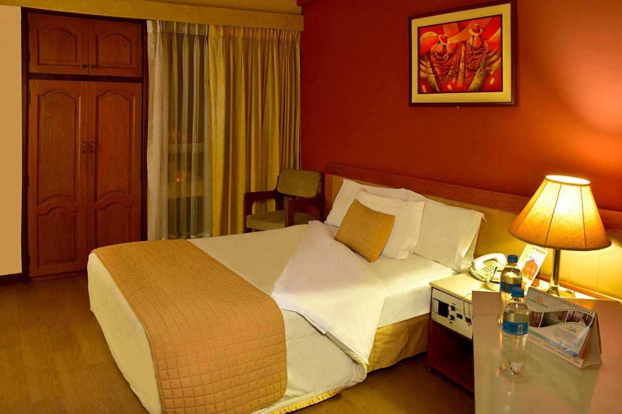 Cesar'S Plaza Hotel Cochabamba Bagian luar foto