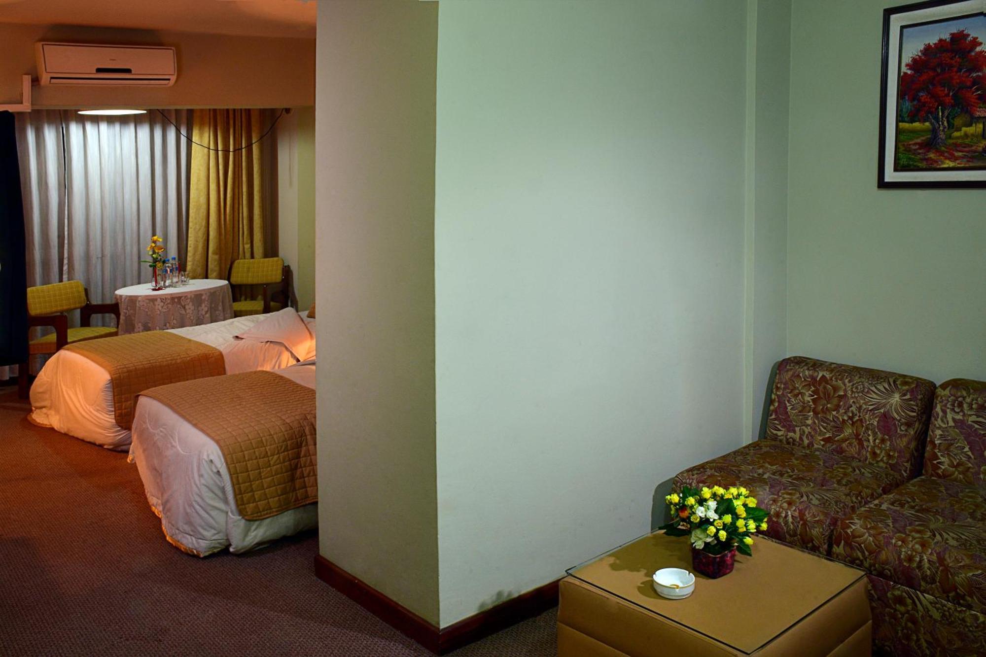 Cesar'S Plaza Hotel Cochabamba Bagian luar foto